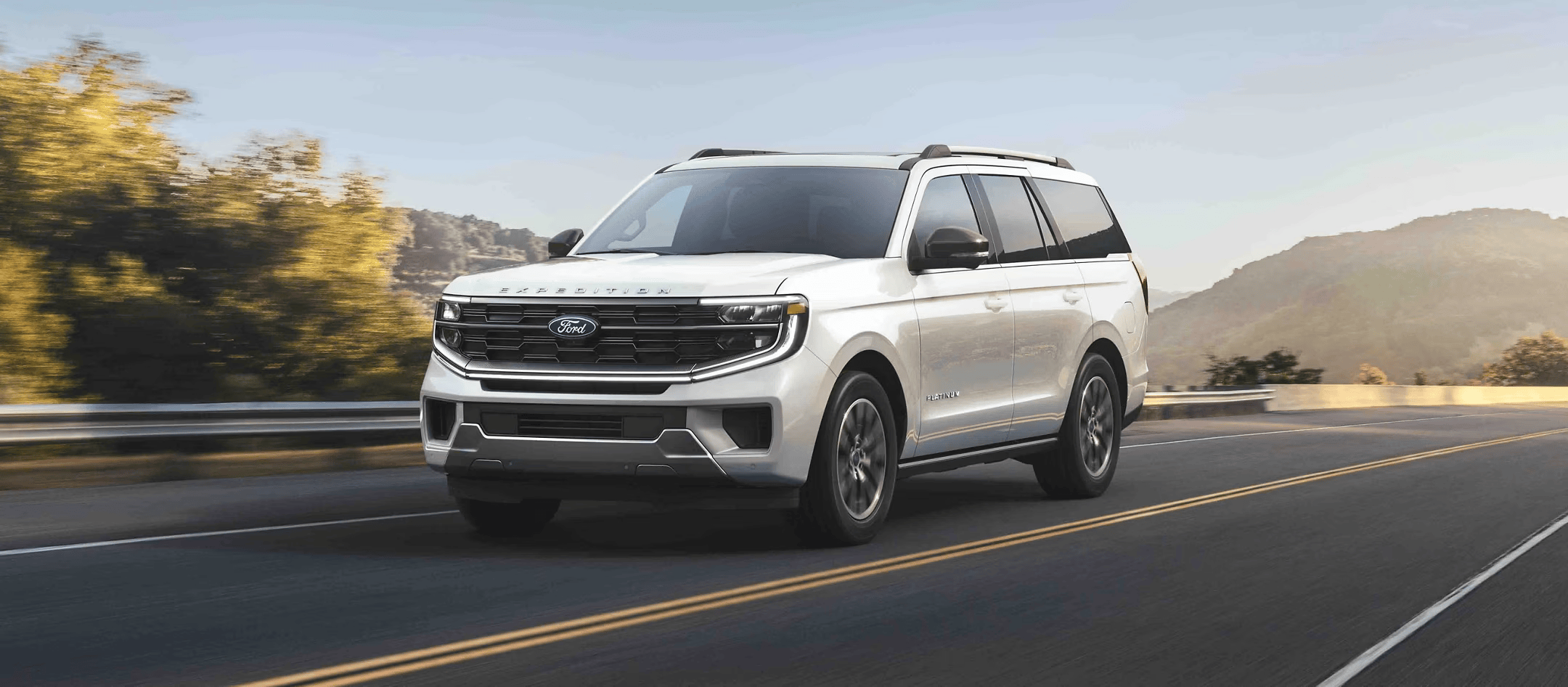 White 2025 Ford Expedition