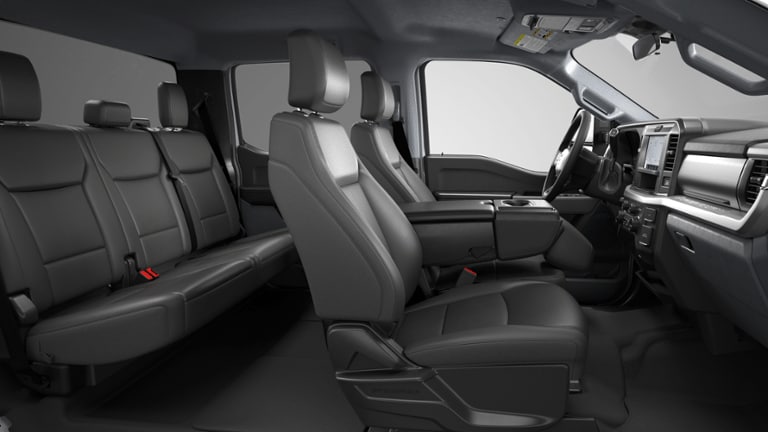 2026 Ford Super Duty F-550 DRW XLT 4WD Crew Cab 203 WB 84 CA