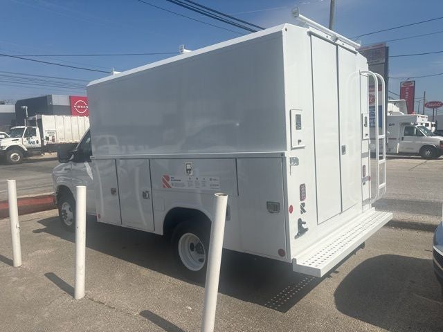 2026 Ford E-Series Cutaway E-350 DRW 138 WB