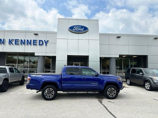 2022 Toyota Tacoma 4WD SR
