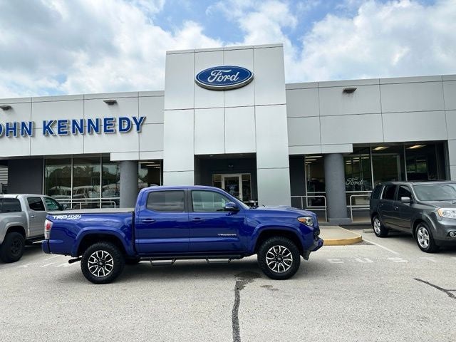 2022 Toyota Tacoma 4WD SR