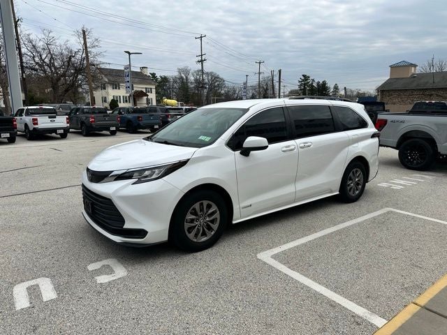 2021 Toyota Sienna LE