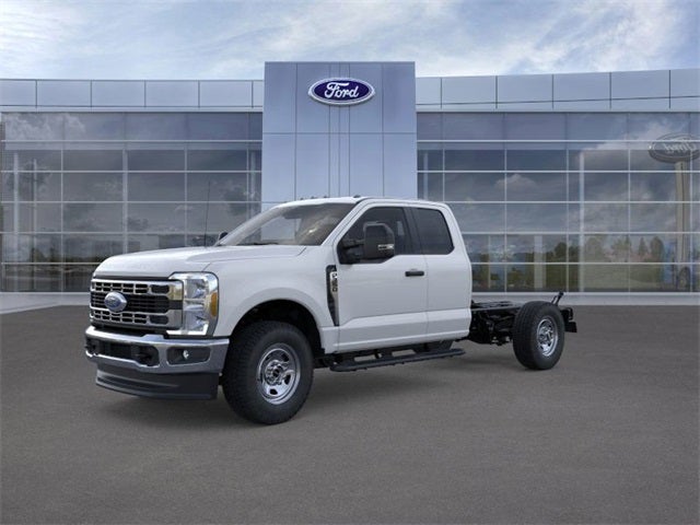 2026 Ford Super Duty F-350 SRW XL 4WD SuperCab 168 WB 60 CA