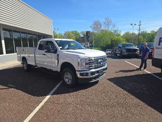 2026 Ford Super Duty F-350 SRW XL 4WD SuperCab 168 WB 60 CA