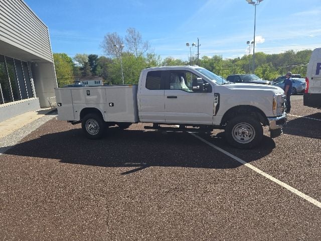 2026 Ford Super Duty F-350 SRW XL 4WD SuperCab 168 WB 60 CA