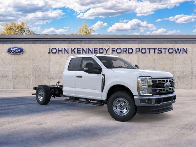 2026 Ford Super Duty F-350 SRW XL 4WD SuperCab 168 WB 60 CA