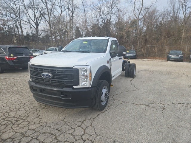 2026 Ford Super Duty F-550 DRW XL 4WD Reg Cab 169 WB 84 CA