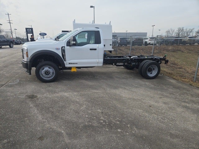 2026 Ford Super Duty F-550 DRW XL 4WD Reg Cab 169 WB 84 CA