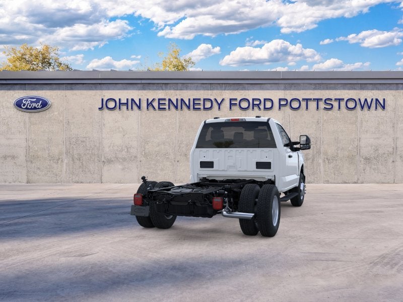 2026 Ford Super Duty F-350 DRW XL 4WD Reg Cab 145 WB 60 CA