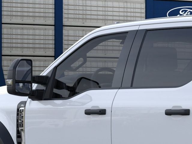 2026 Ford Super Duty F-550 DRW XL 4WD Crew Cab 203 WB 84 CA