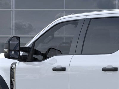 2026 Ford Super Duty F-550 DRW XL 4WD Crew Cab 203 WB 84 CA