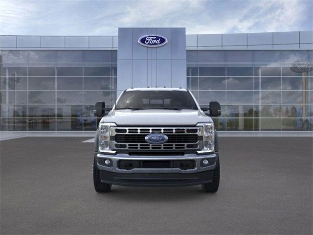 2026 Ford Super Duty F-550 DRW XL 4WD Crew Cab 203 WB 84 CA