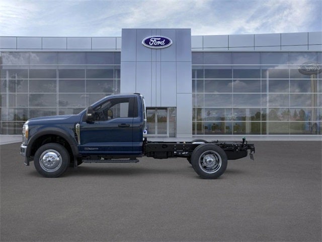 2025 Ford Super Duty F-550 DRW XLT 4WD Reg Cab 145 WB 60 CA