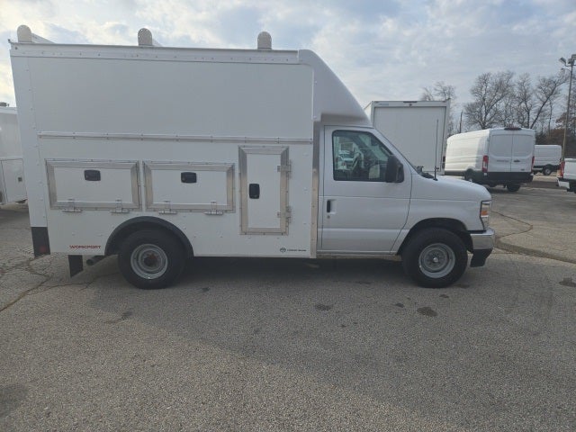 2026 Ford E-Series Cutaway E-350 SRW 138 WB