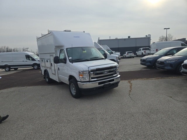 2026 Ford E-Series Cutaway E-350 SRW 138 WB