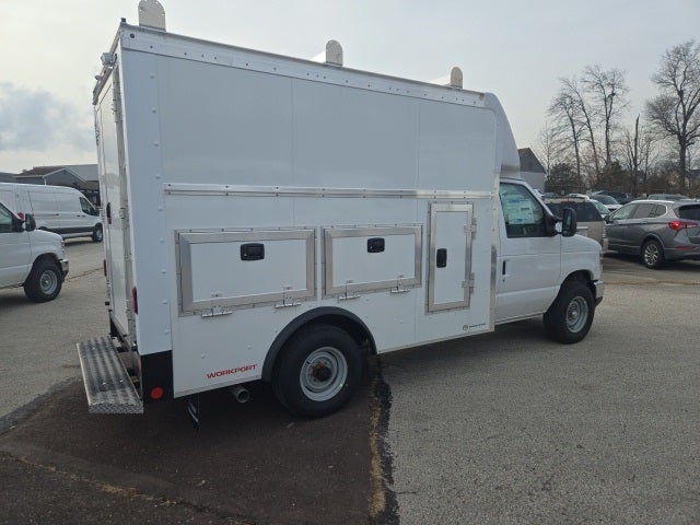2026 Ford E-Series Cutaway E-350 SRW 138 WB