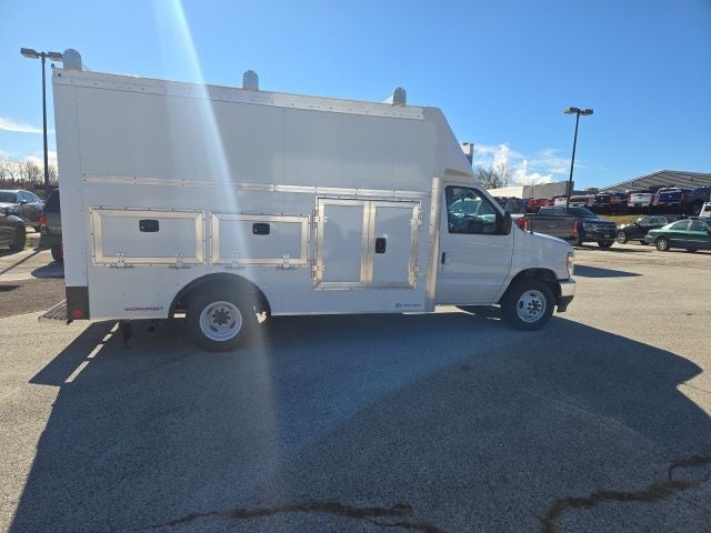 2026 Ford E-Series Cutaway E-350 SRW 158 WB