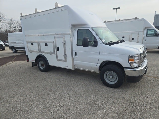 2026 Ford E-Series Cutaway E-350 SRW 138 WB