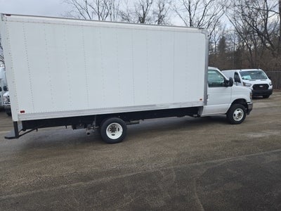 2025 Ford E-Series Cutaway E-450 DRW 176 WB