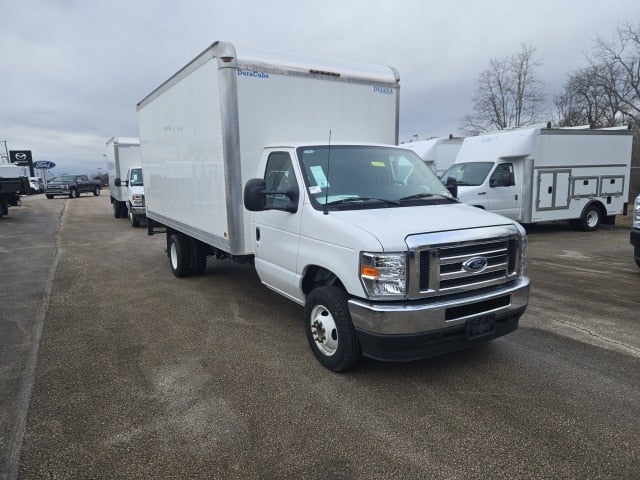 2025 Ford E-Series Cutaway E-450 DRW 176 WB