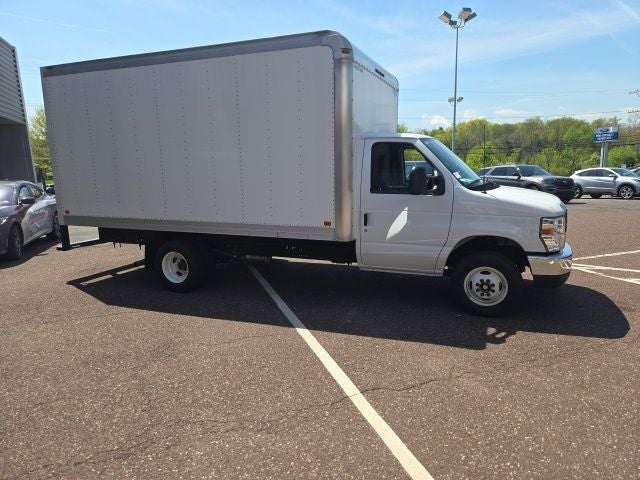 2025 Ford E-Series Cutaway E-450 DRW 158 WB