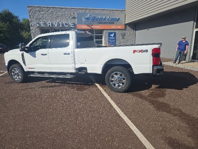 2026 Ford Super Duty F-250 SRW LARIAT 4WD Crew Cab 8' Box