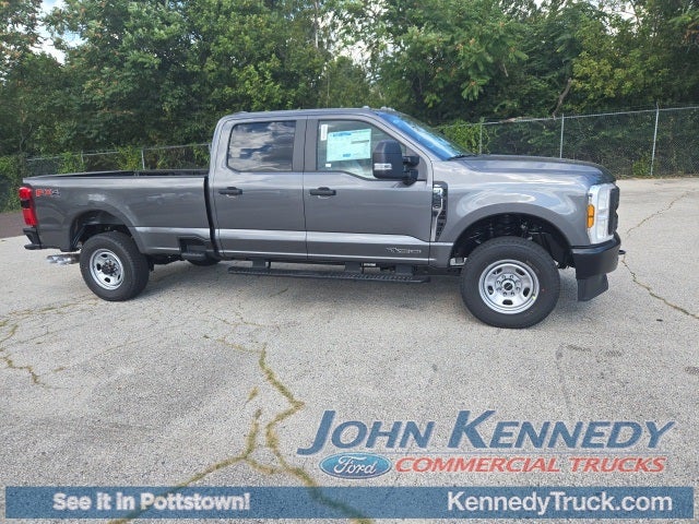 2026 Ford Super Duty F-350 SRW XL 4WD Crew Cab 6.75' Box