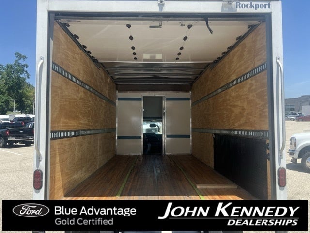 2025 Ford E-350SD Base Cutaway