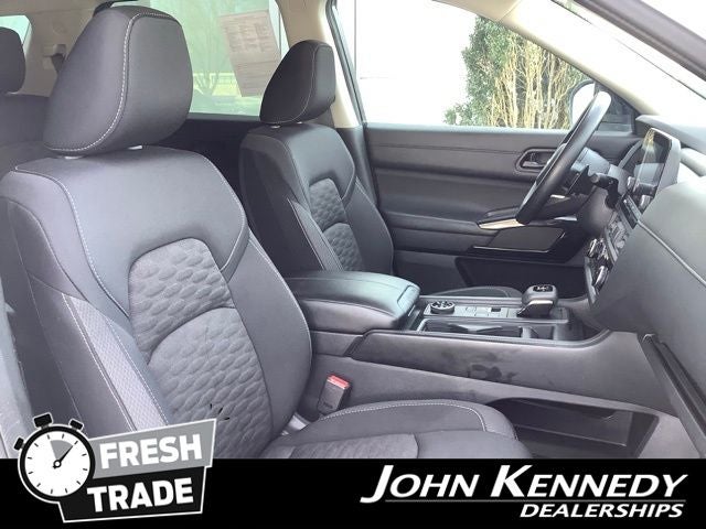 2023 Nissan Pathfinder S