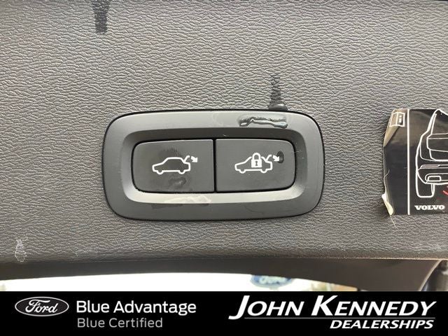 2021 Volvo XC40 Recharge Pure Electric P8