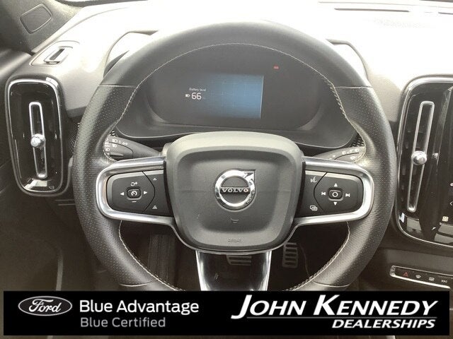 2021 Volvo XC40 Recharge Pure Electric P8