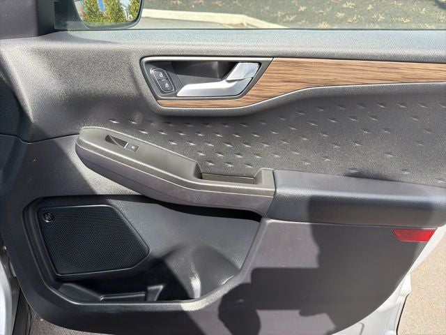 2020 Ford Escape Hybrid Titanium