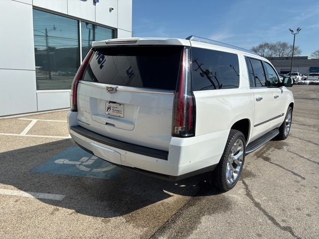 2017 Cadillac Escalade ESV Luxury