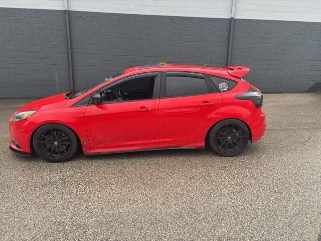 2013 Ford Focus 5 Door Hatch ST's photo