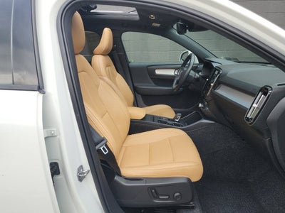 2020 Volvo XC40 Momentum