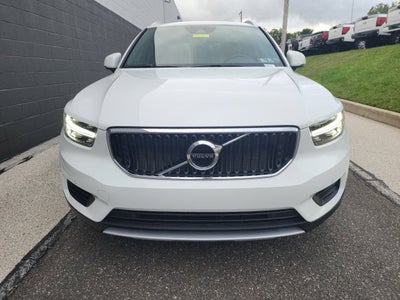 2020 Volvo XC40 Momentum