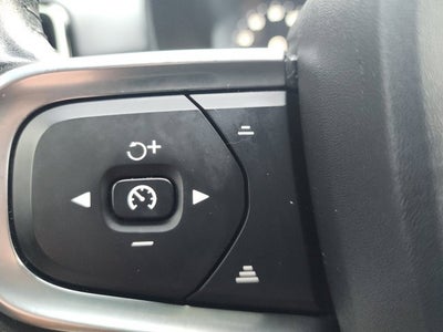 2020 Volvo XC40 Momentum