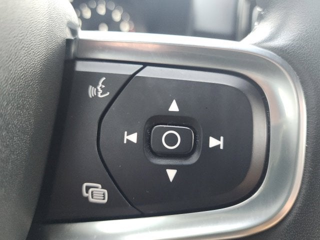2020 Volvo XC40 Momentum