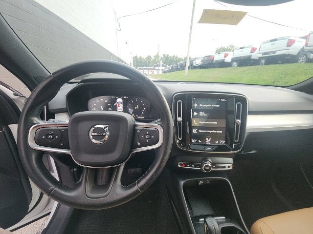 2020 Volvo XC40 Momentum